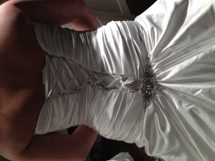Plus size or full figured brides, let's see those gowns!
