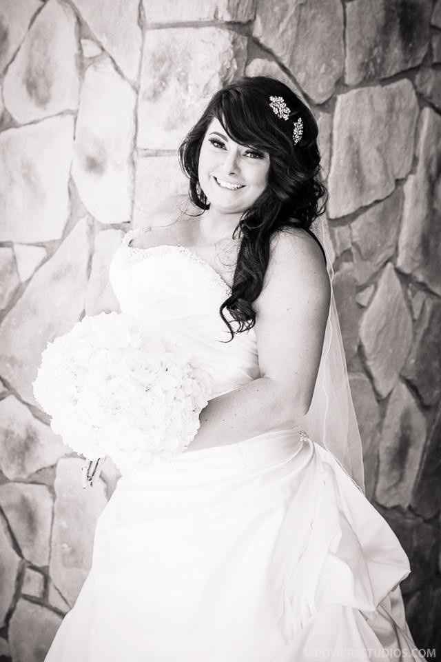 Dream wedding photos are back