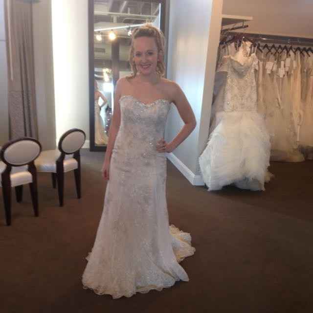 I looove dress threads! Are you rocking white?