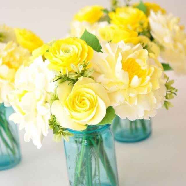 lets talk wedding themes.
