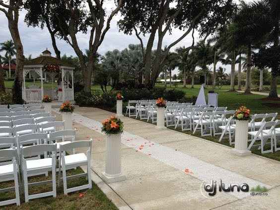 What does your ceremony aisle look like?
