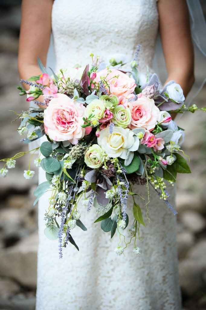 Fake flowers vs real? - 1