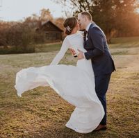 Show me your plain/simple wedding gowns with accessories! - 1