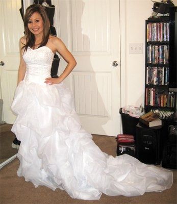 post your wedding  dress pic thanks.