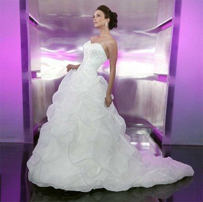 post your wedding  dress pic thanks.