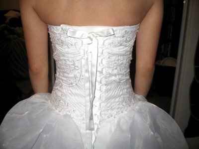 post your wedding  dress pic thanks.