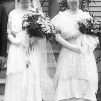  Choosing a Dress - 1