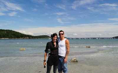 Let's see all of the bride's with their grooms!