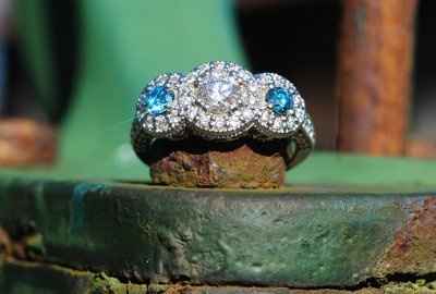 Here is yet another ring thread.  Do we ever get tired of these??? LOL