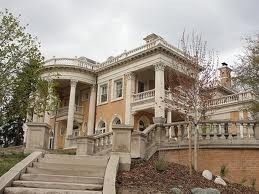 What type of venue are you getting married at? Pics