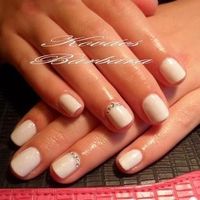 What’s your wedding nail design?