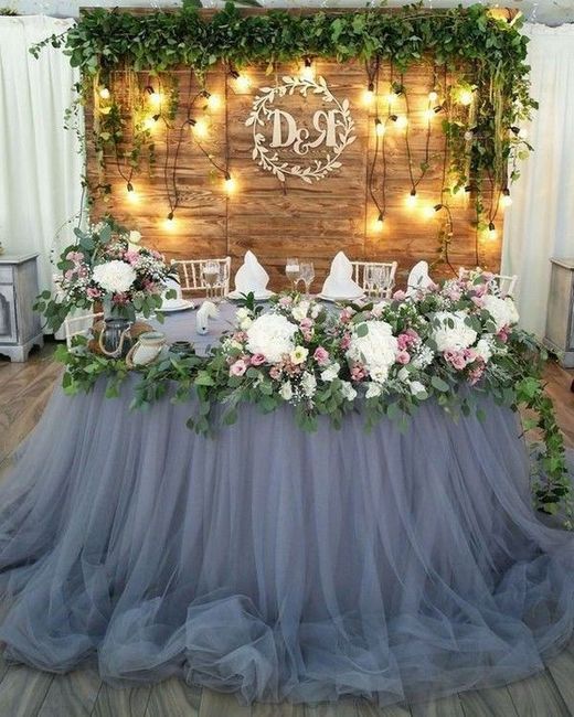 Tulle table skirt for sweetheart table -diy or buy? 2