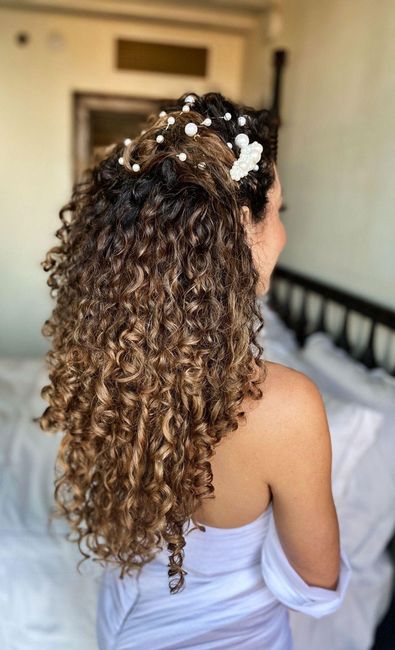 Curly bridal hair inspo? Anyone with intel on extensions? 3