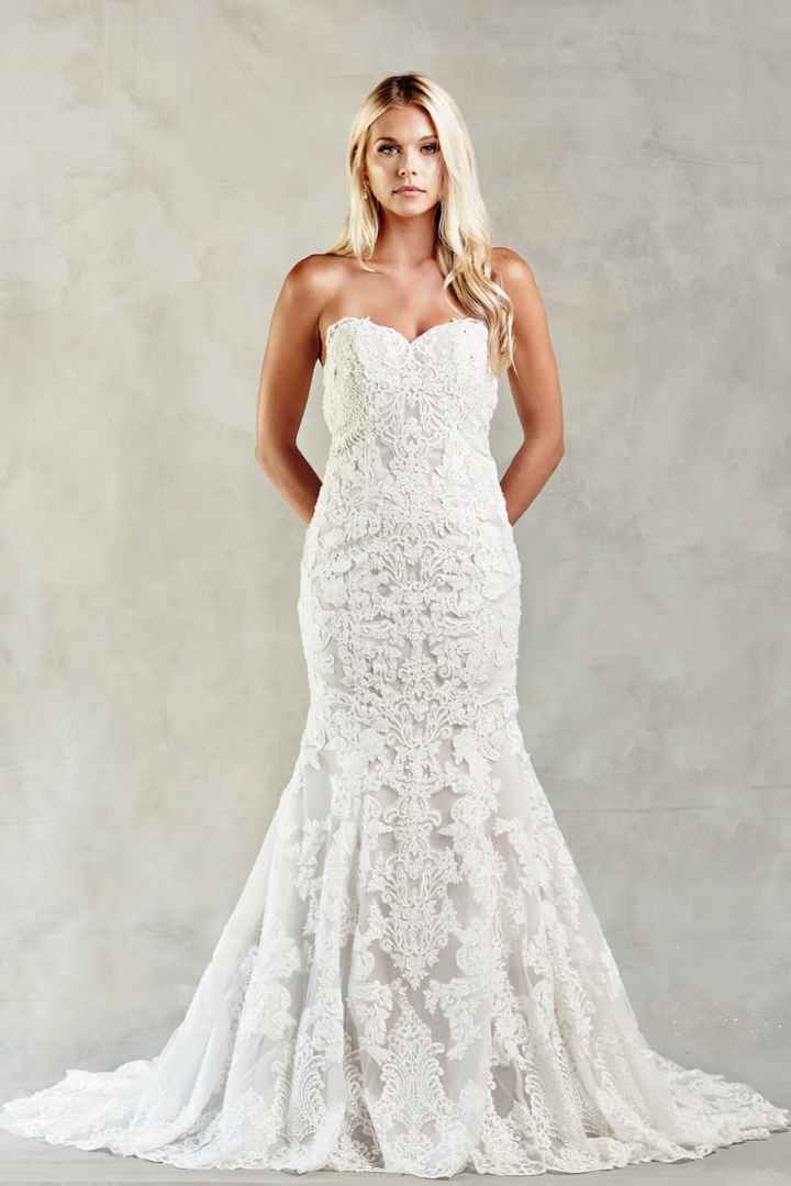 Wedding dress color vs wedding colors - 1