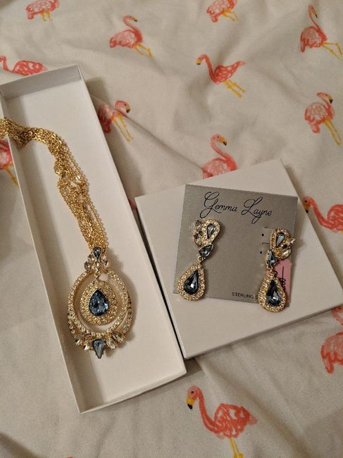 Necklines and necklaces - 1