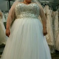 Calling plus size brides, show me your Dress