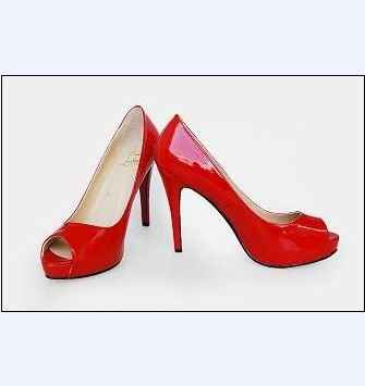 Show me your shoes, please