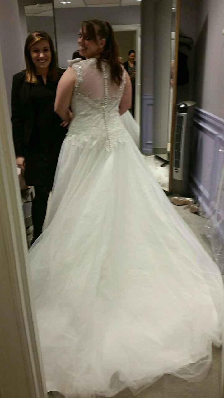 Maybe found the dress!!