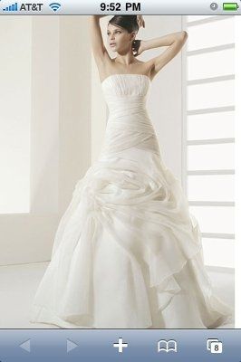 Dress fitting issue - Am I tripping? (pics)