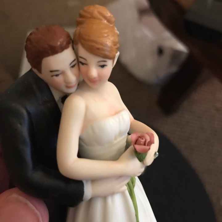 Cake topper