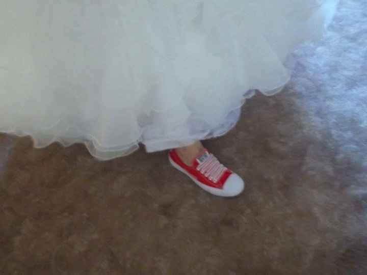 Has anyone else worn flats or Kate Spade Glitter Keds for their wedding?