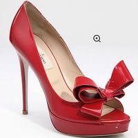 Show me your ... shoes!