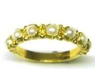 must a bride have a wedding band?