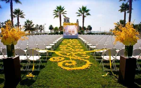 Flowers On Aisle Runner *Pic Included*