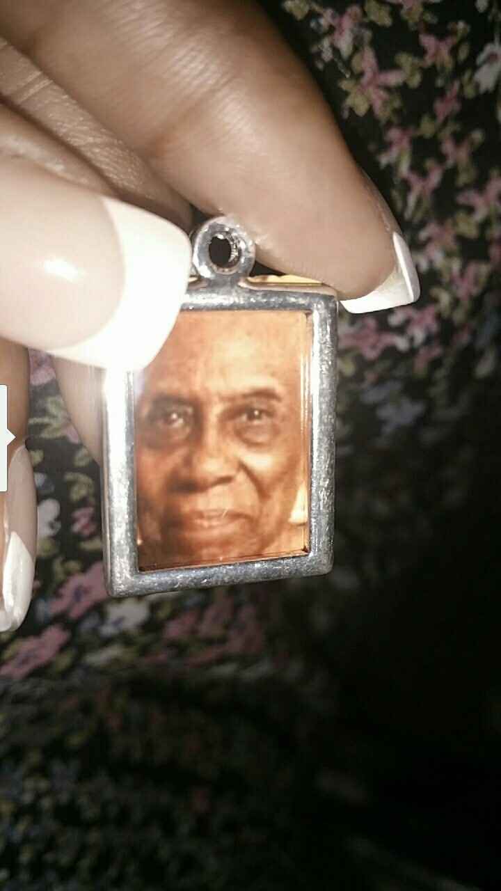 Photo frame on bouquet