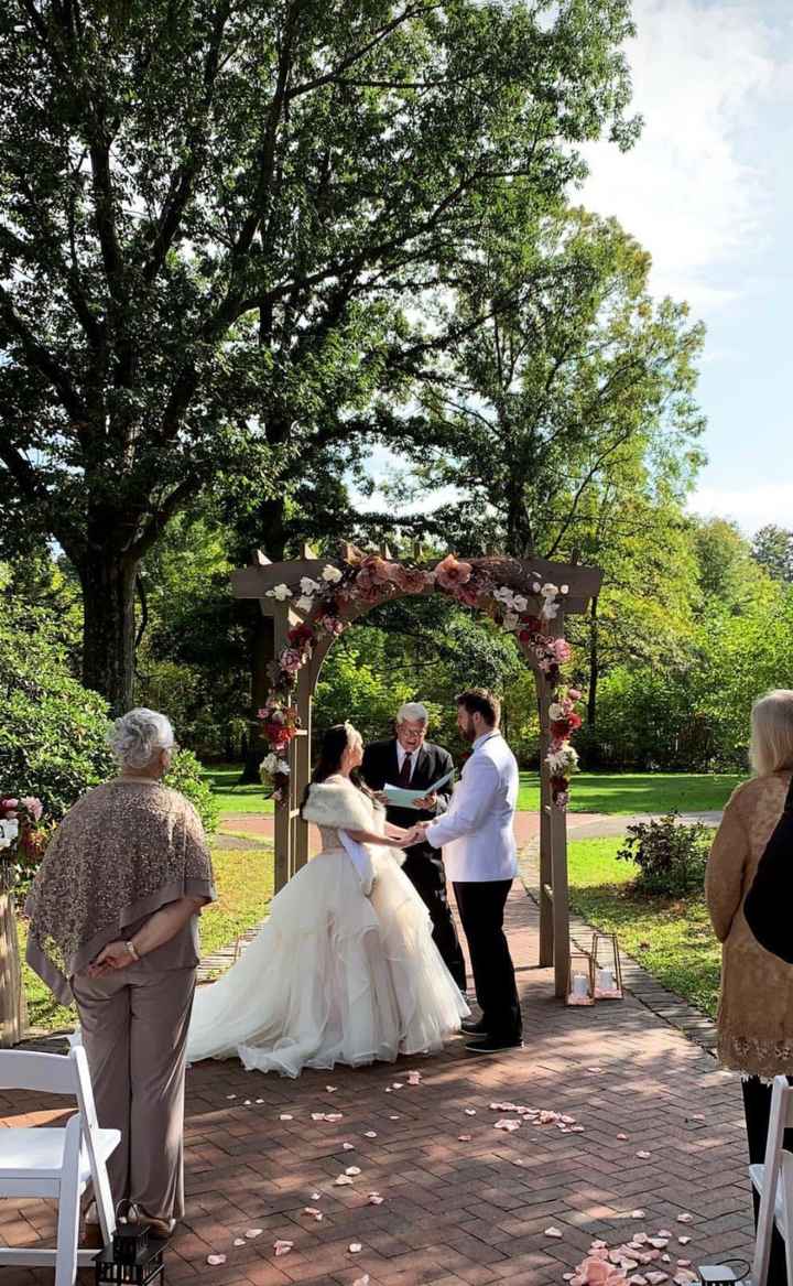 the only ceremony picture we have thus far (from photographer's IG: matt gaydos photography)