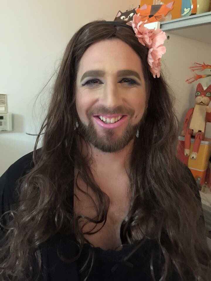 Show us your Halloween costumes with Fs! - 4