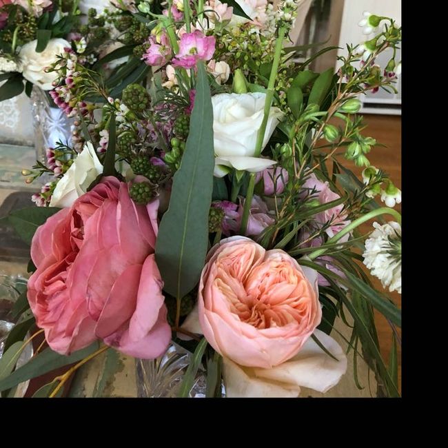 Floral arrangements pricing and examples...please help! 17
