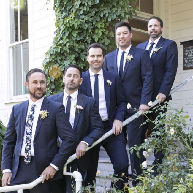 Where to buy vest and how to set groom apart? 2
