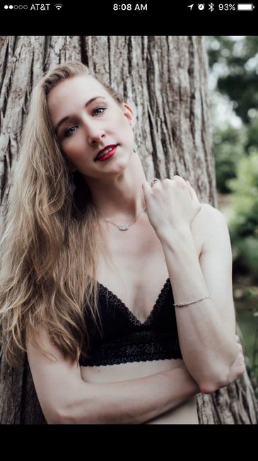 Outdoor boudoir pics back!
