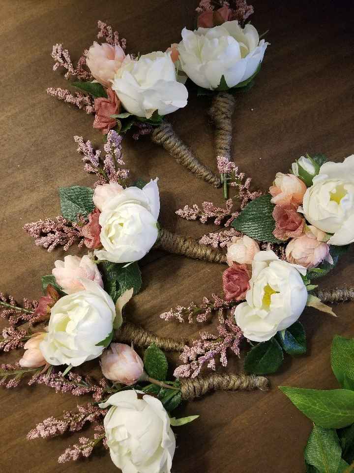 diy Wedding signs & Boutinneires - 6