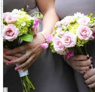 Let's see your flowers/bouquets/bouquet alternatives!