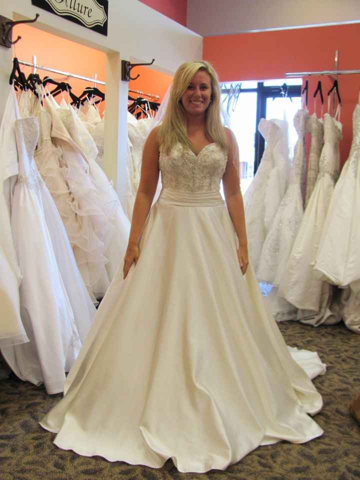 So Ladies Let's see your Wedding Gowns!