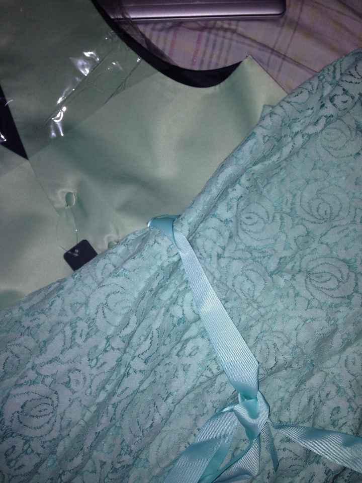 Opinion please ladies: are these colours close enough?