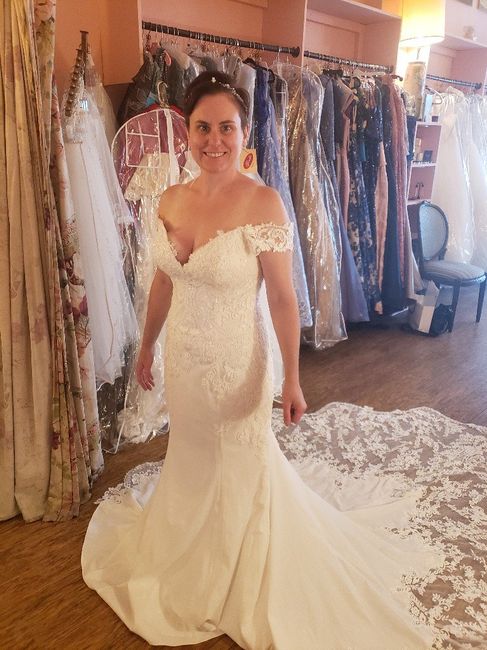 Say yes to the sexy dress?! - 1