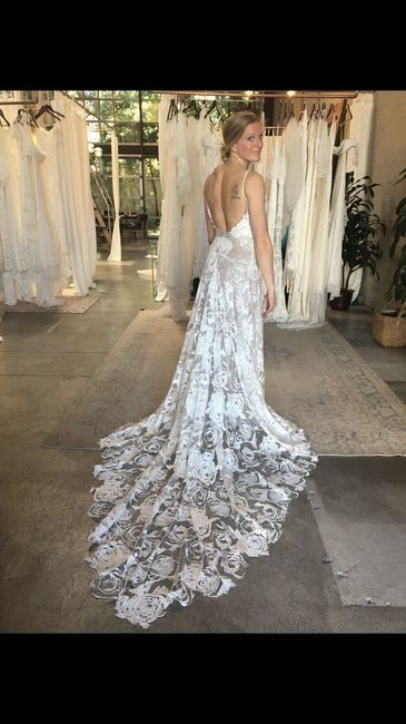 Who else loves lace?  Show off your lace dresses and/or veils! 6