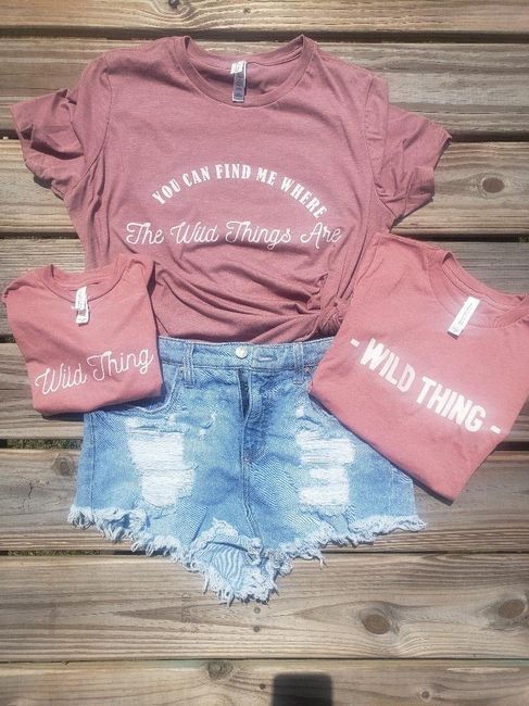 What color is this dress? 3