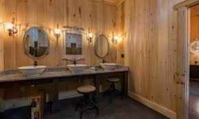 Womens restroom that connects to bridal suite for bridesmaids