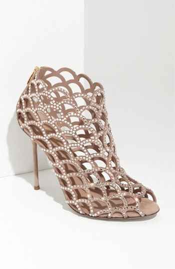 For the BLING bride!!! Pic included