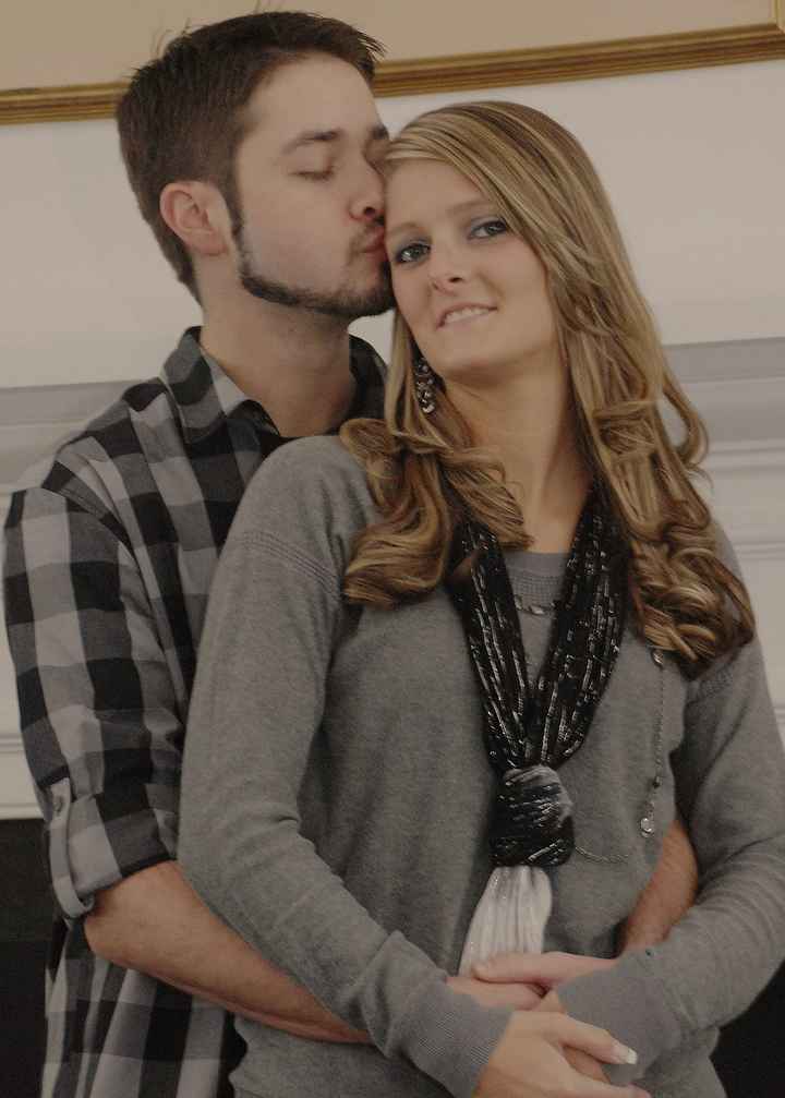 Show me your engagement photos!! :)