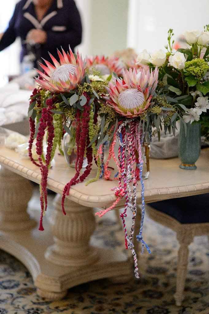 White or colorful bridal bouquet? - 3