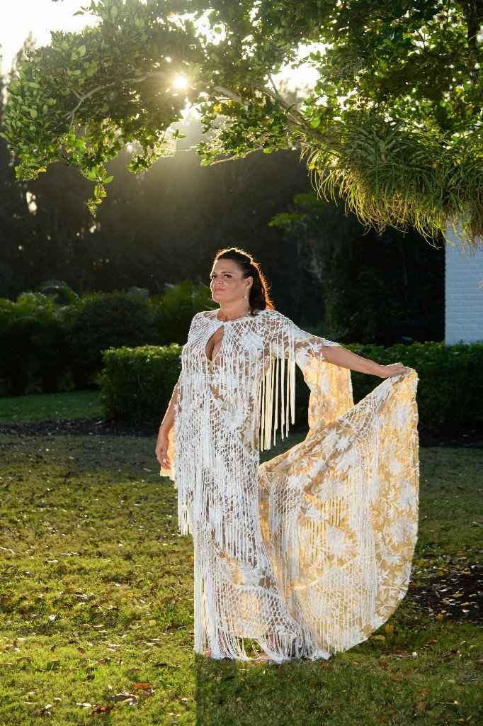 Strapless, sleeveless, or sleeves? What style is your wedding dress? - 1