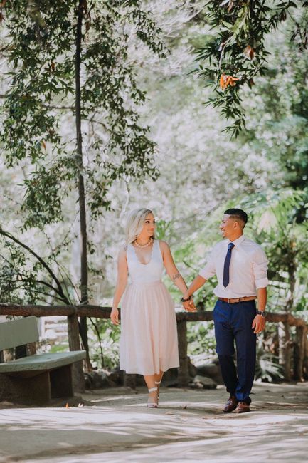 i LOVE my engagement photos!!!!! Share yours with me.
