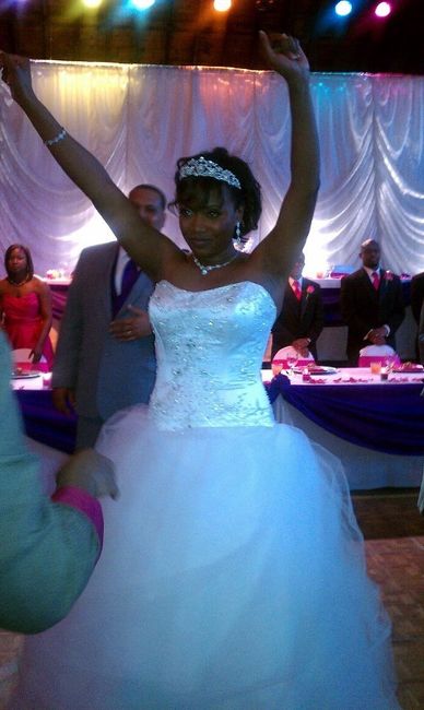 SMY favorite wedding dress pic.
