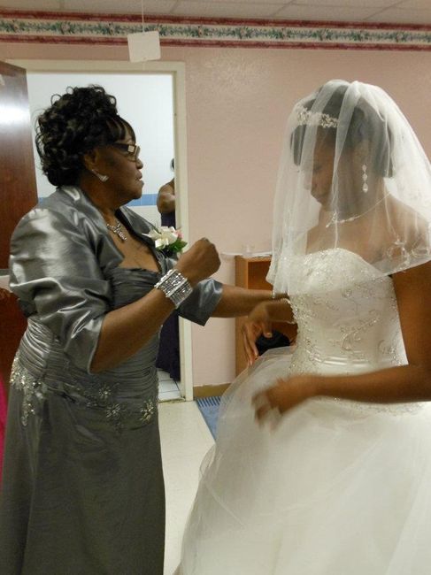 SMY favorite wedding dress pic.