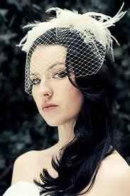 Suggestions for headpiece and veil for bride with short hair